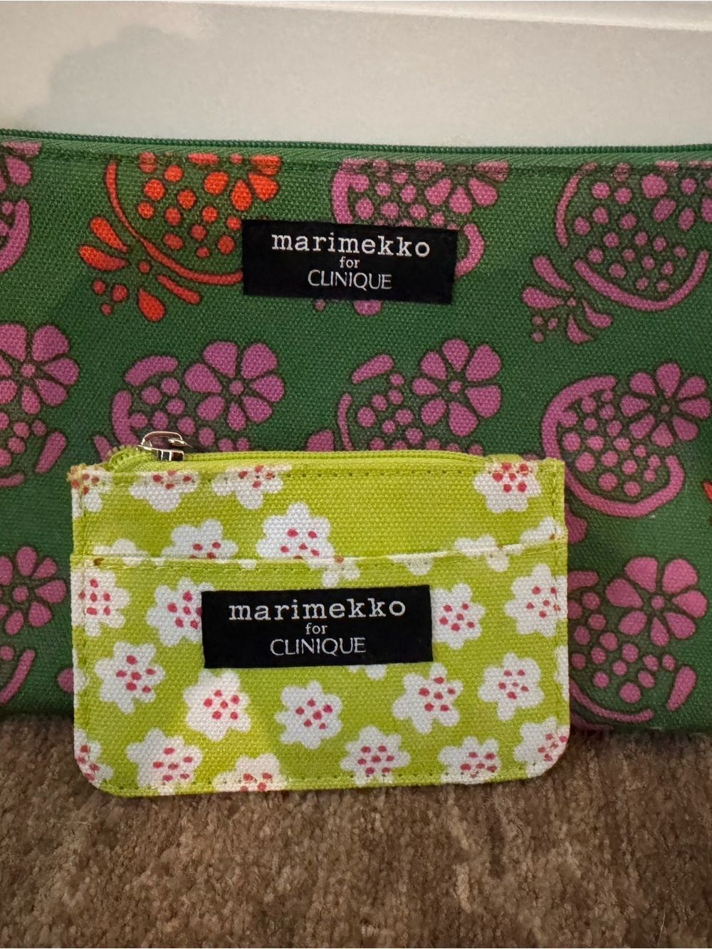 Clinique x Marimekko Green Floral Cosmetic Bag and Card Holder